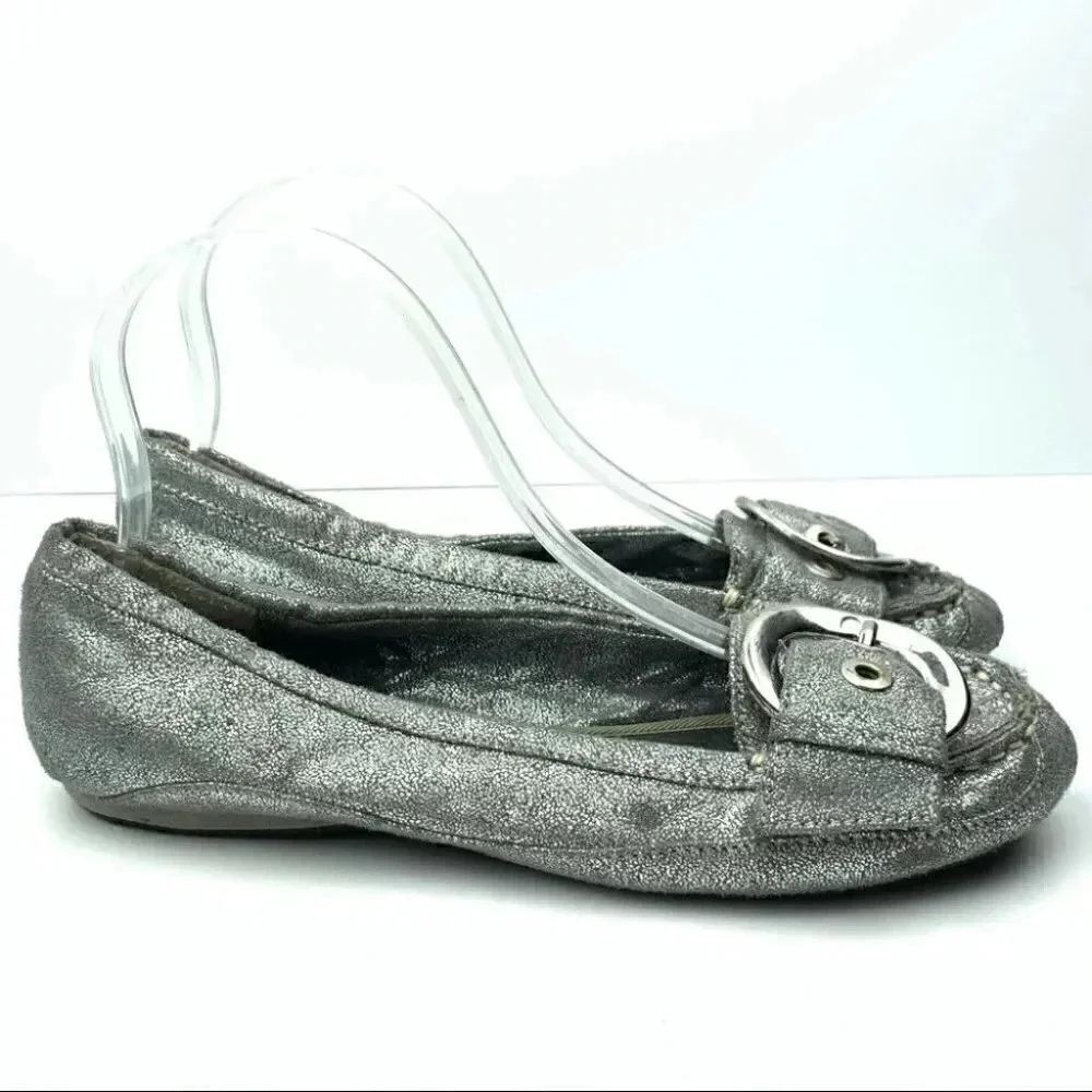 Soda womens flats 7 crackled Silver buckle loafers